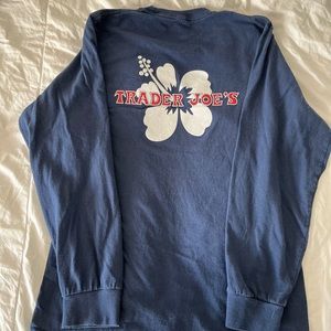 Trader Joe’s king sleeve navy blue tshirt